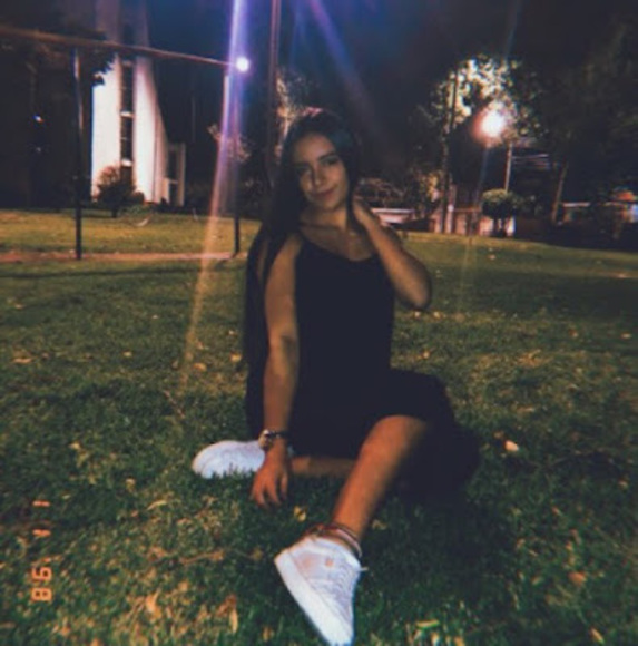 Meet your Posher, Laura - Picture 1 of 1